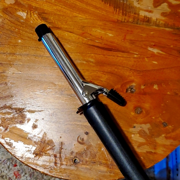 Curler - Picture 1 of 3